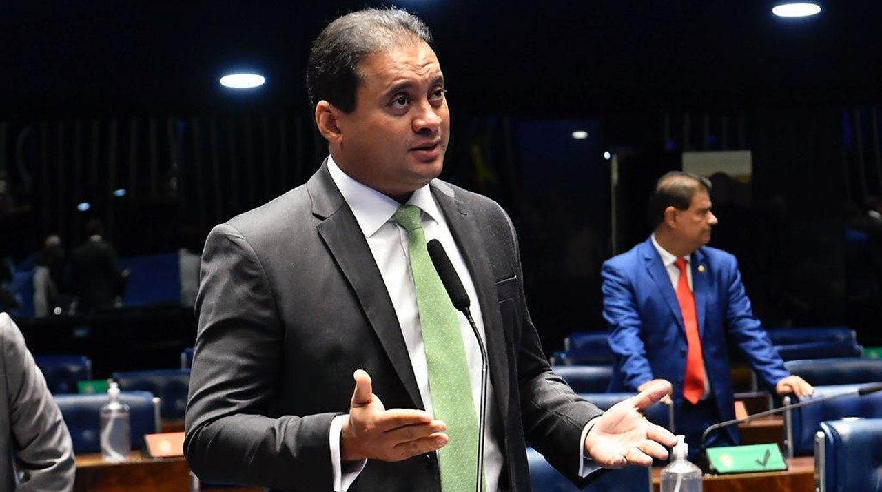 https://wevertonrocha.com.br/wp-content/uploads/2022/03/senador-weverton-plenario.jpg