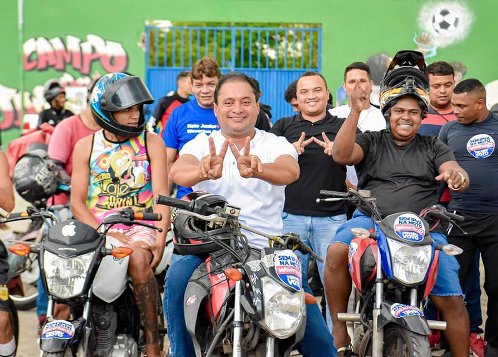 https://wevertonrocha.com.br/wp-content/uploads/2022/08/Weverton-Rocha-se-reune-com-motociclistas-e-mototaxistas-do-Coroadinho.jpg