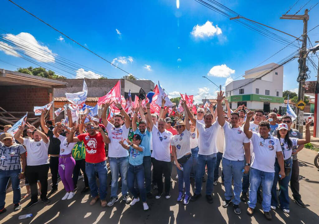 https://wevertonrocha.com.br/wp-content/uploads/2022/09/Weverton-Rocha-faz-caminhada-em-Caxias-Lago-dos-Rodrigues-e-Paulo-Ramos--1024x720.jpg