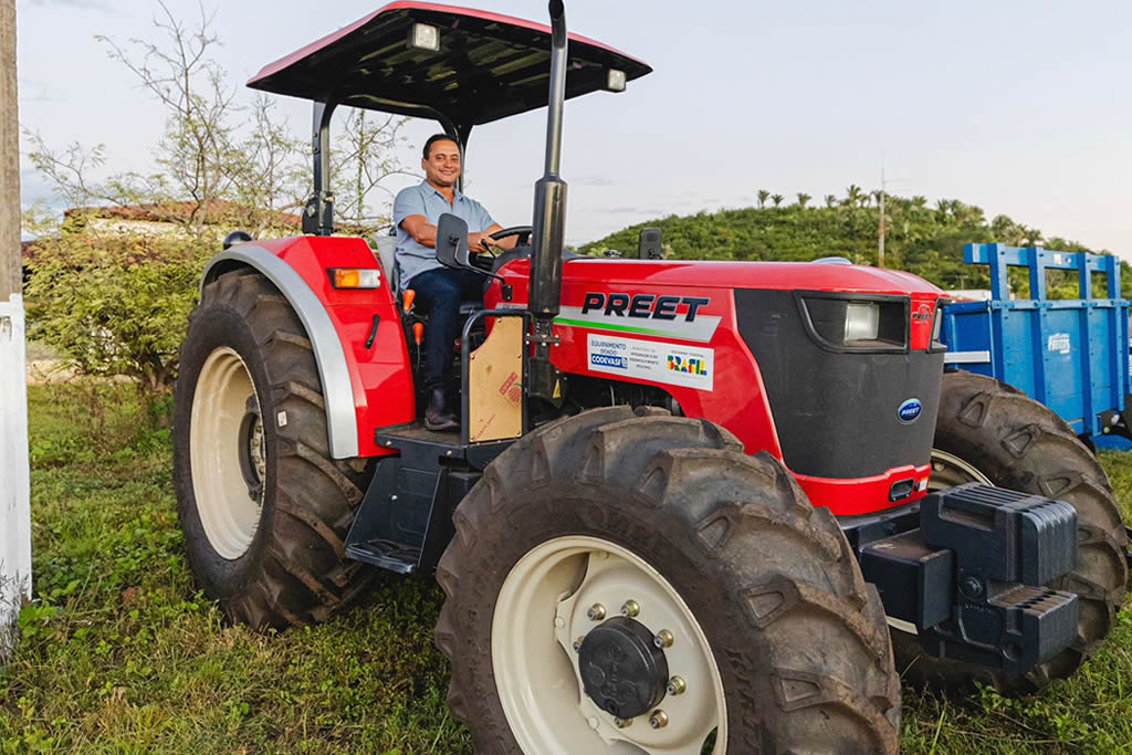 https://wevertonrocha.com.br/wp-content/uploads/2024/07/Senador-Weverton-ja-entregou-mais-de-447-equipamentos-para-a-producao-agricola-do-Maranhao.jpeg