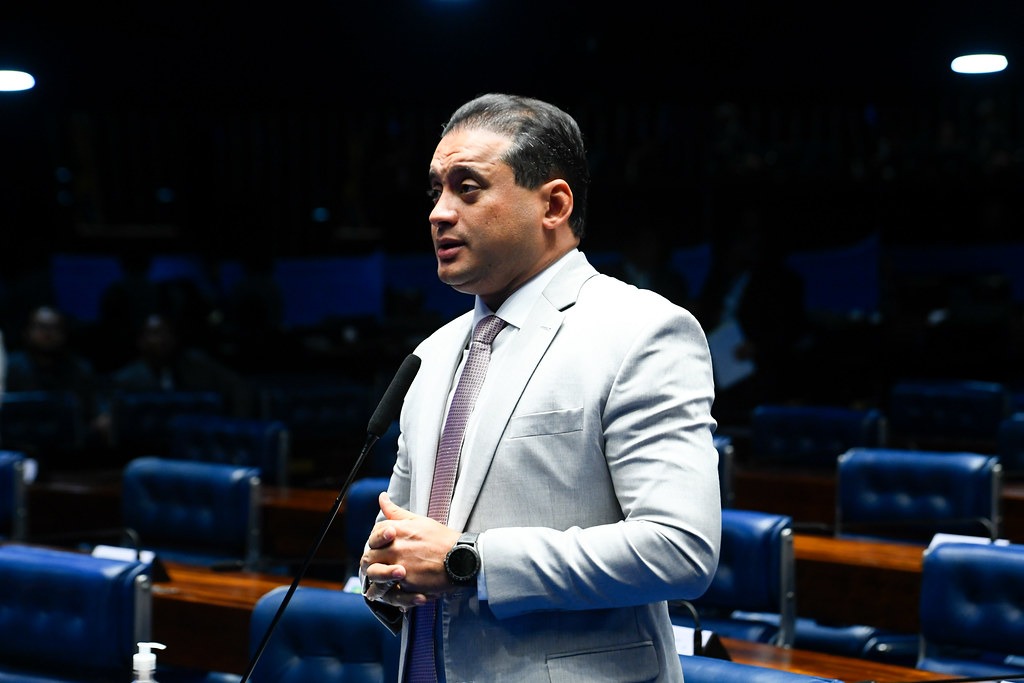 https://wevertonrocha.com.br/wp-content/uploads/2024/09/Senado-aprova-relatado-por-Weverton-que-estimula-a-contratacao-de-pessoas-com-Transtorno-do-Espectro-Autista.jpeg