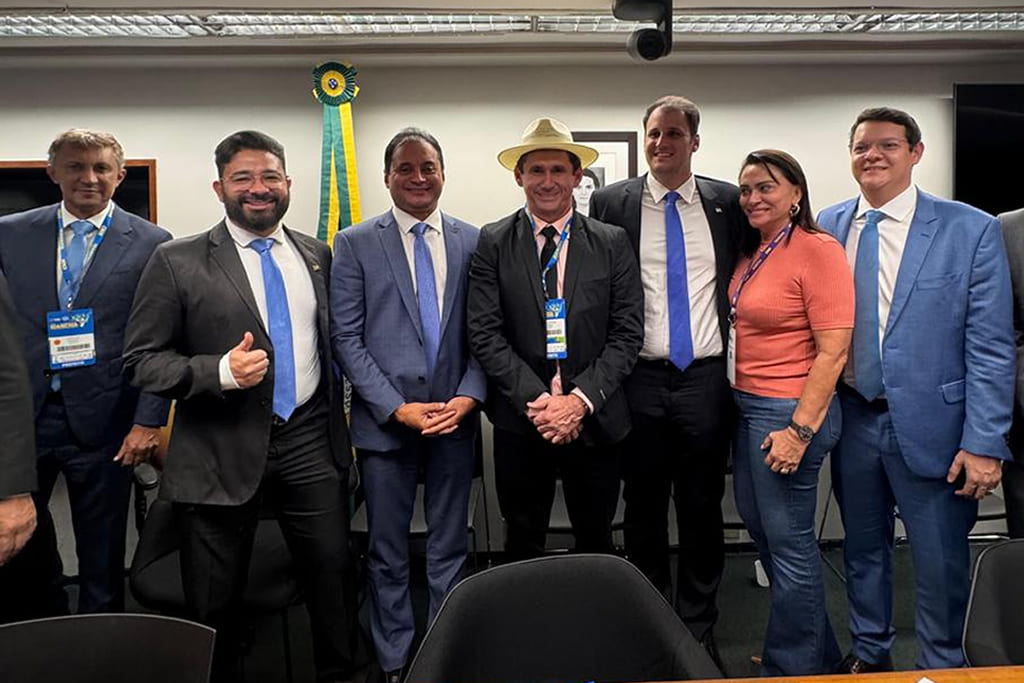https://wevertonrocha.com.br/wp-content/uploads/2025/05/weverton_2025_1.jpg