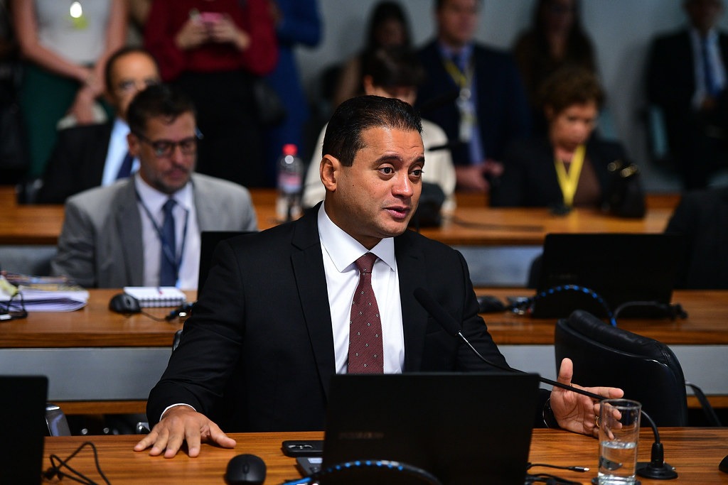https://wevertonrocha.com.br/wp-content/uploads/2025/06/Projeto-de-Weverton-estimula-contratacao-de-mulheres-com-mais-de-50-anos-e-aprovado-no-Senado.jpeg