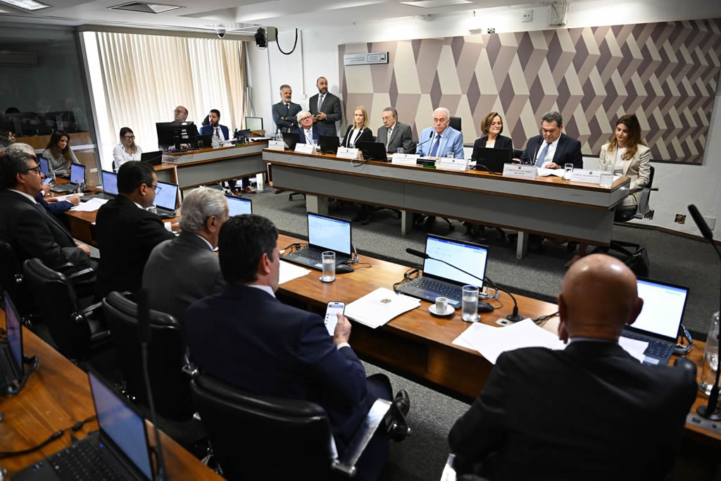 https://wevertonrocha.com.br/wp-content/uploads/2025/08/Weverton-assina-pedido-de-CPI-para-investigar-sexualizacao-de-menores-na-internet.jpeg
