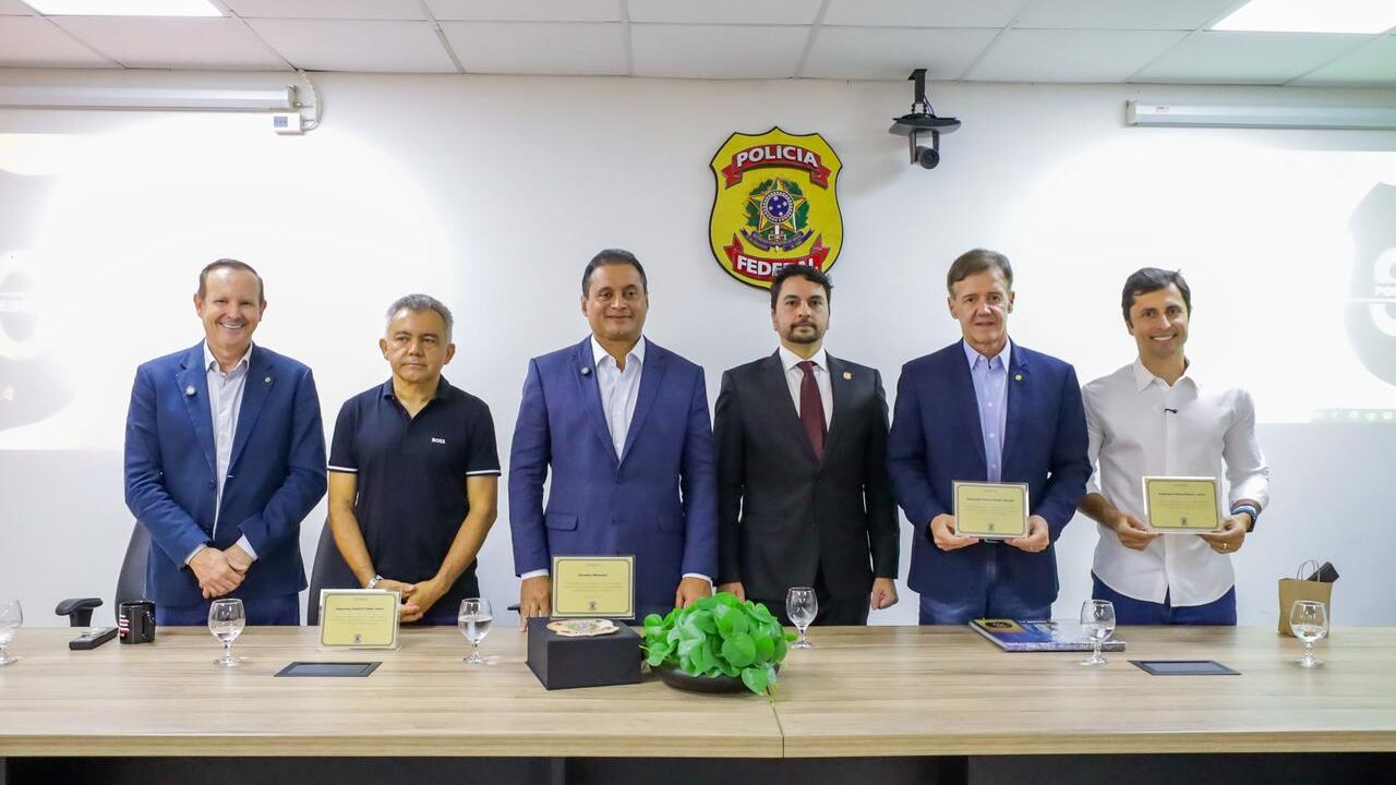https://wevertonrocha.com.br/wp-content/uploads/2026/03/Senador-Weverton-Rocha-e-deputados-federais-sao-homenageados-pela-Policia-Federal-do-Maranhao-1280x720.jpeg