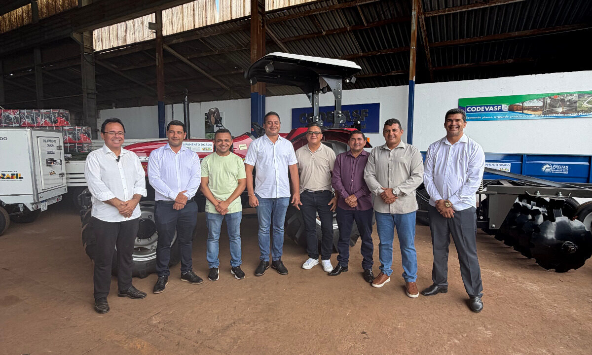 https://wevertonrocha.com.br/wp-content/uploads/2026/06/Weverton-Rocha-entrega-maquinas-e-equipamentos-para-fortalecer-a-agricultura-familiar--1200x720.jpeg