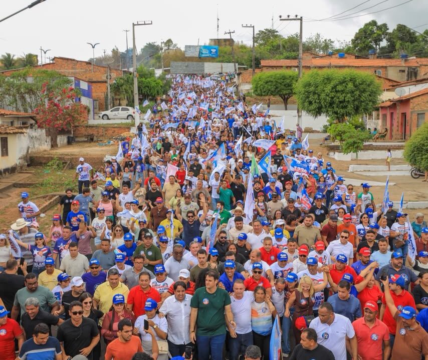 https://wevertonrocha.com.br/wp-content/uploads/2026/08/Caminhada-em-Igarape-Grande-marca-inicio-oficial-da-campanha-de-Weverton-Rocha-854x720.jpeg